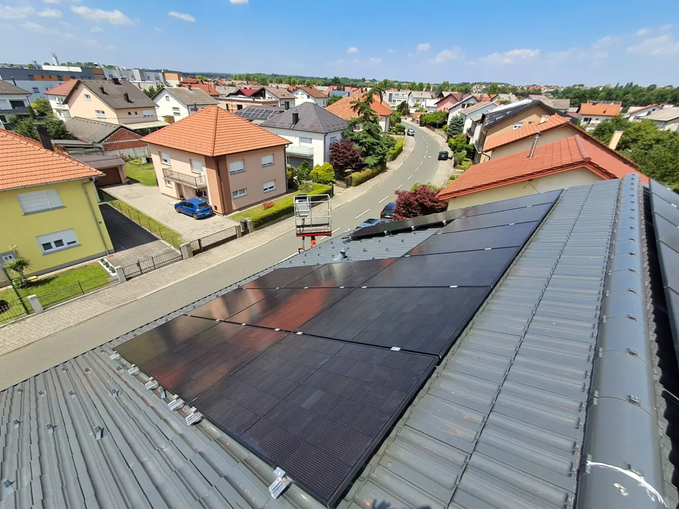 Montaža solarnih modula na krovu obiteljske kuće u Čakovcu, elektrana od 5 kWp